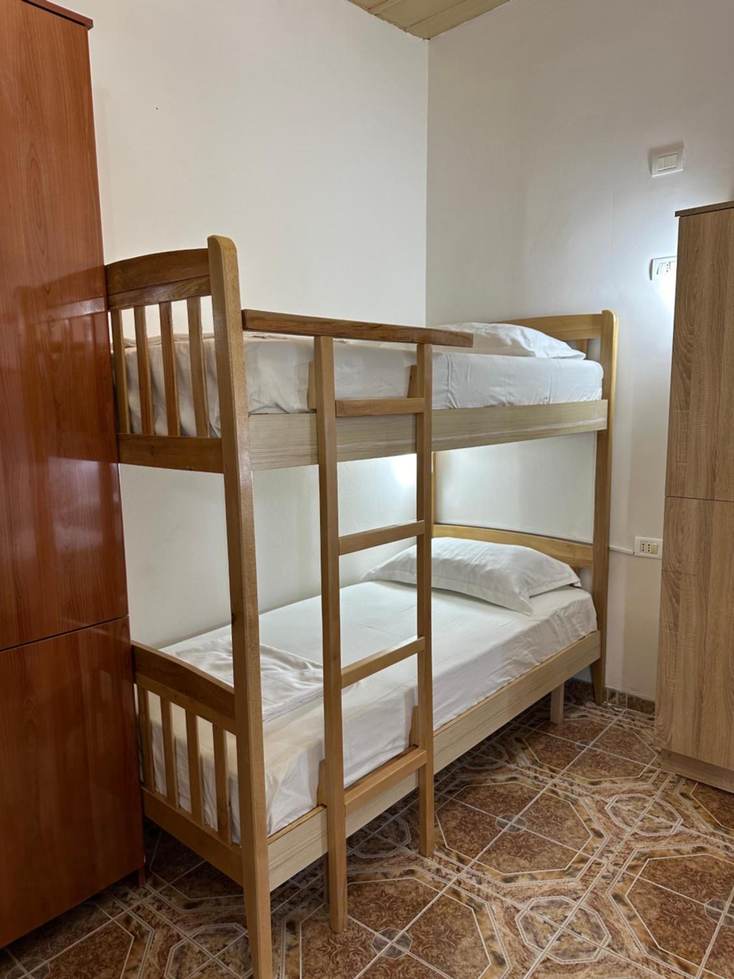 Tirana Lemon Breeze Hostel Luaran gambar